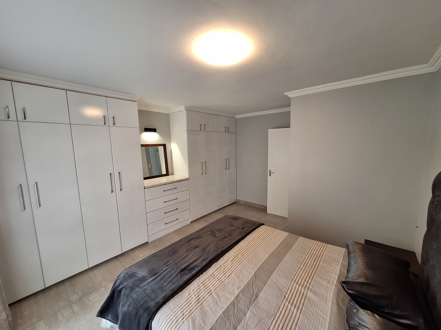 4 Bedroom Property for Sale in Wavecrest Eastern Cape
